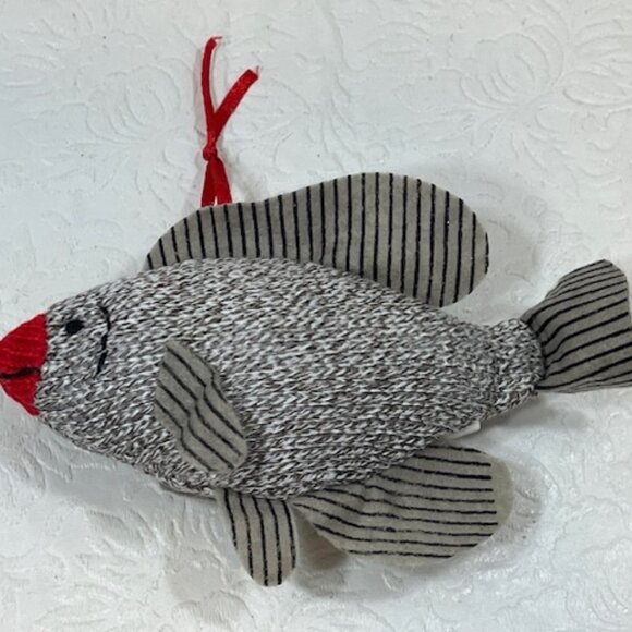 Stuffed Fish Plush Christmas Holiday Décor Hanging Ornament 5.5"x4" - Picture 1 of 11